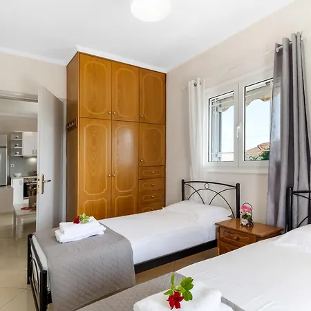 Paraskevi Apartamento *